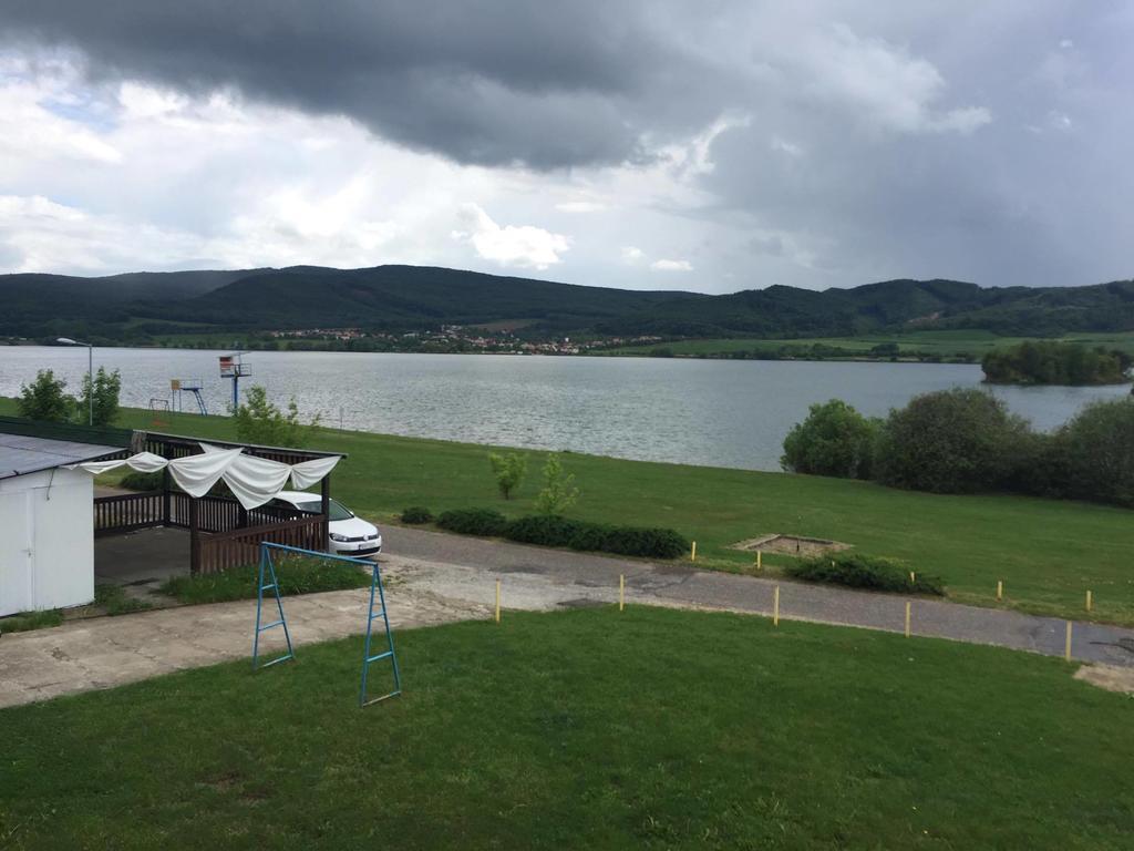 Turisticka Ubytovna Hotel Divín Exteriör bild